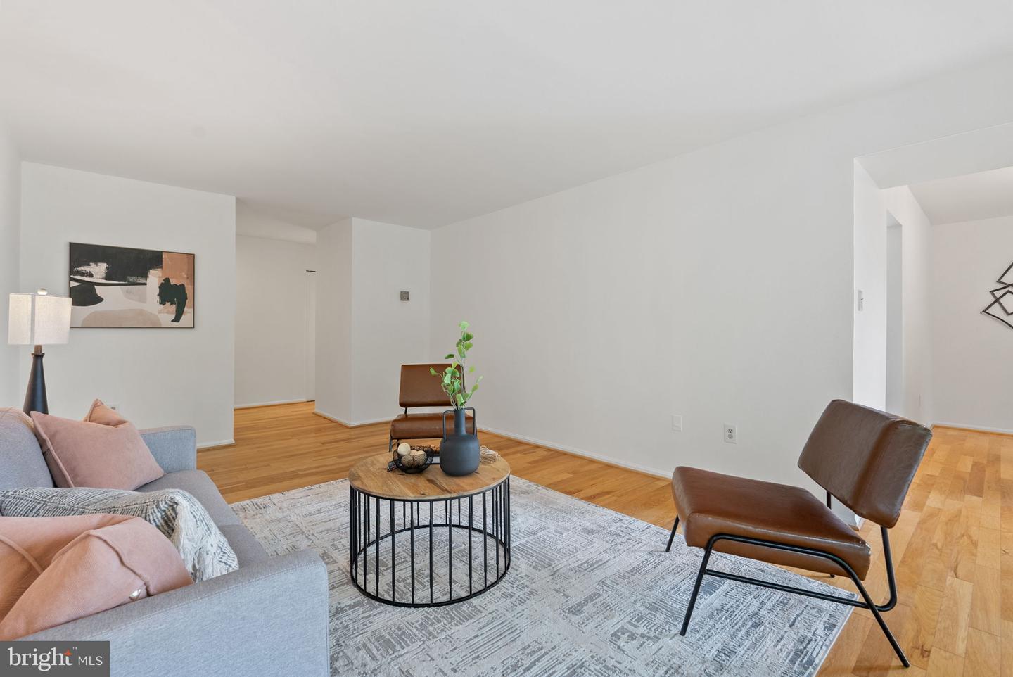 9713 KINGS CROWN CT #101, FAIRFAX, Virginia 22031, 2 Bedrooms Bedrooms, ,2 BathroomsBathrooms,Residential,For sale,9713 KINGS CROWN CT #101,VAFX2220202 MLS # VAFX2220202