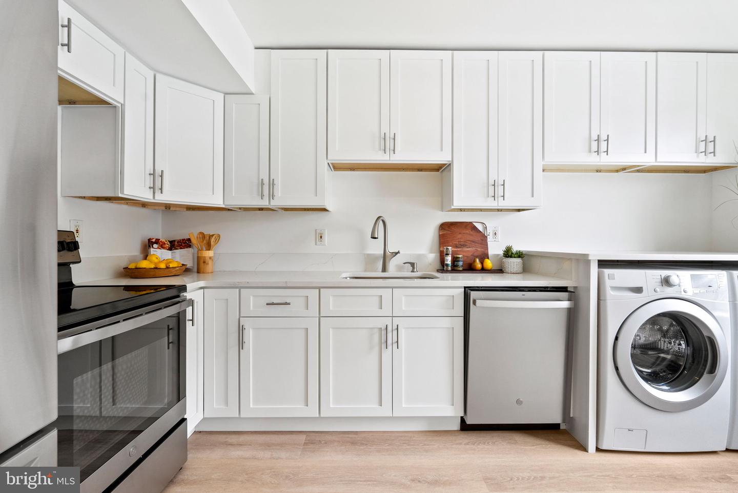 9713 KINGS CROWN CT #101, FAIRFAX, Virginia 22031, 2 Bedrooms Bedrooms, ,2 BathroomsBathrooms,Residential,For sale,9713 KINGS CROWN CT #101,VAFX2220202 MLS # VAFX2220202