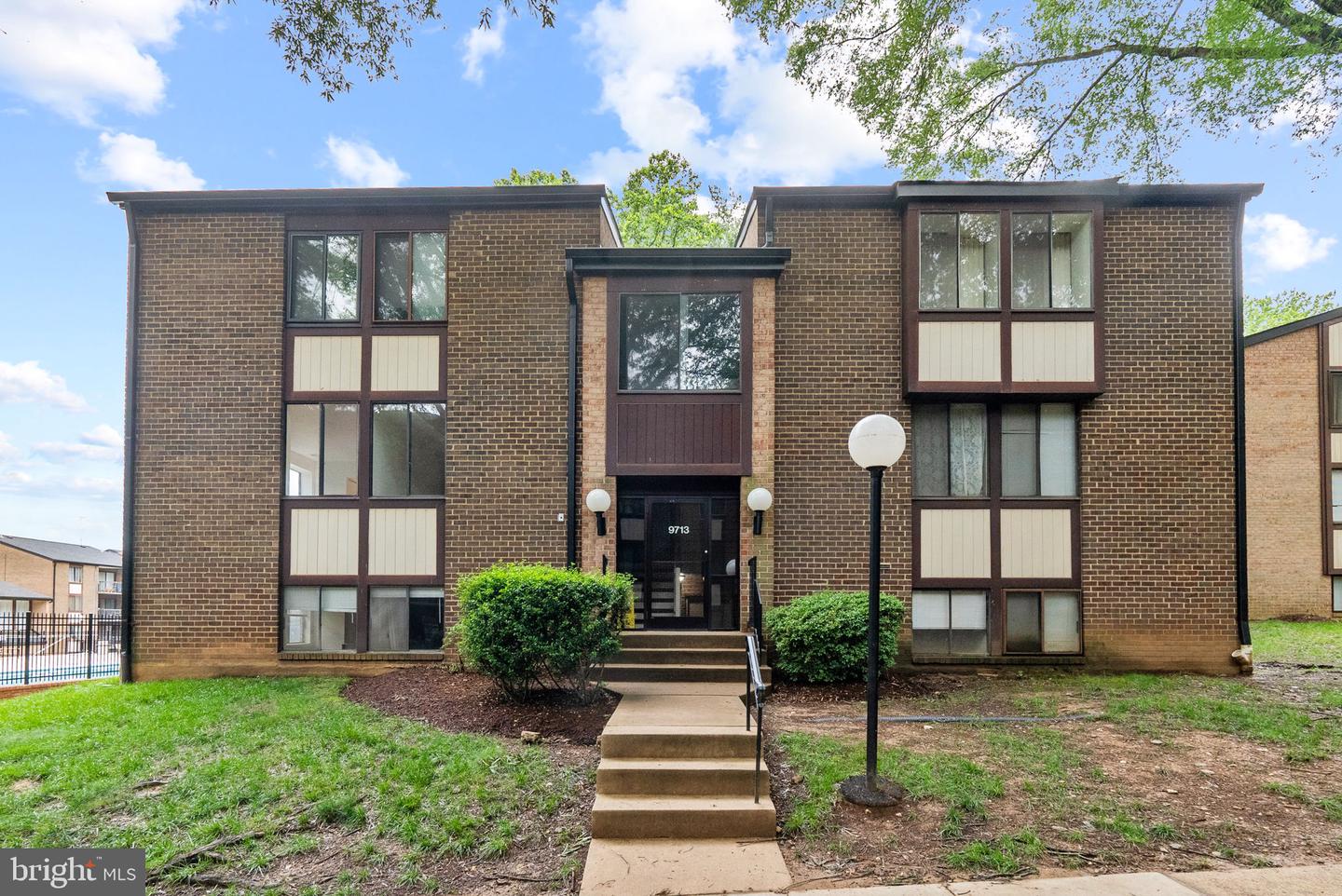 9713 KINGS CROWN CT #101, FAIRFAX, Virginia 22031, 2 Bedrooms Bedrooms, ,2 BathroomsBathrooms,Residential,For sale,9713 KINGS CROWN CT #101,VAFX2220202 MLS # VAFX2220202