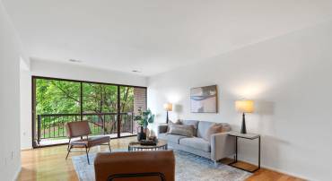 9713 KINGS CROWN CT #101, FAIRFAX, Virginia 22031, 2 Bedrooms Bedrooms, ,2 BathroomsBathrooms,Residential,For sale,9713 KINGS CROWN CT #101,VAFX2220202 MLS # VAFX2220202