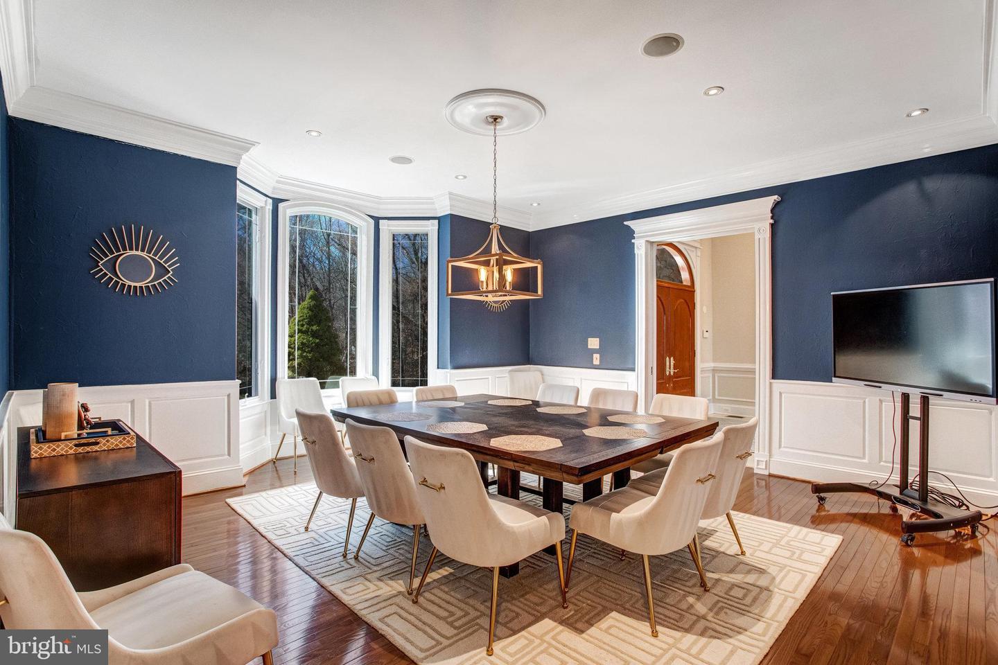 7024 GREEN OAK DR, MCLEAN, Virginia 22101, 7 Bedrooms Bedrooms, ,6 BathroomsBathrooms,Residential,For sale,7024 GREEN OAK DR,VAFX2221308 MLS # VAFX2221308
