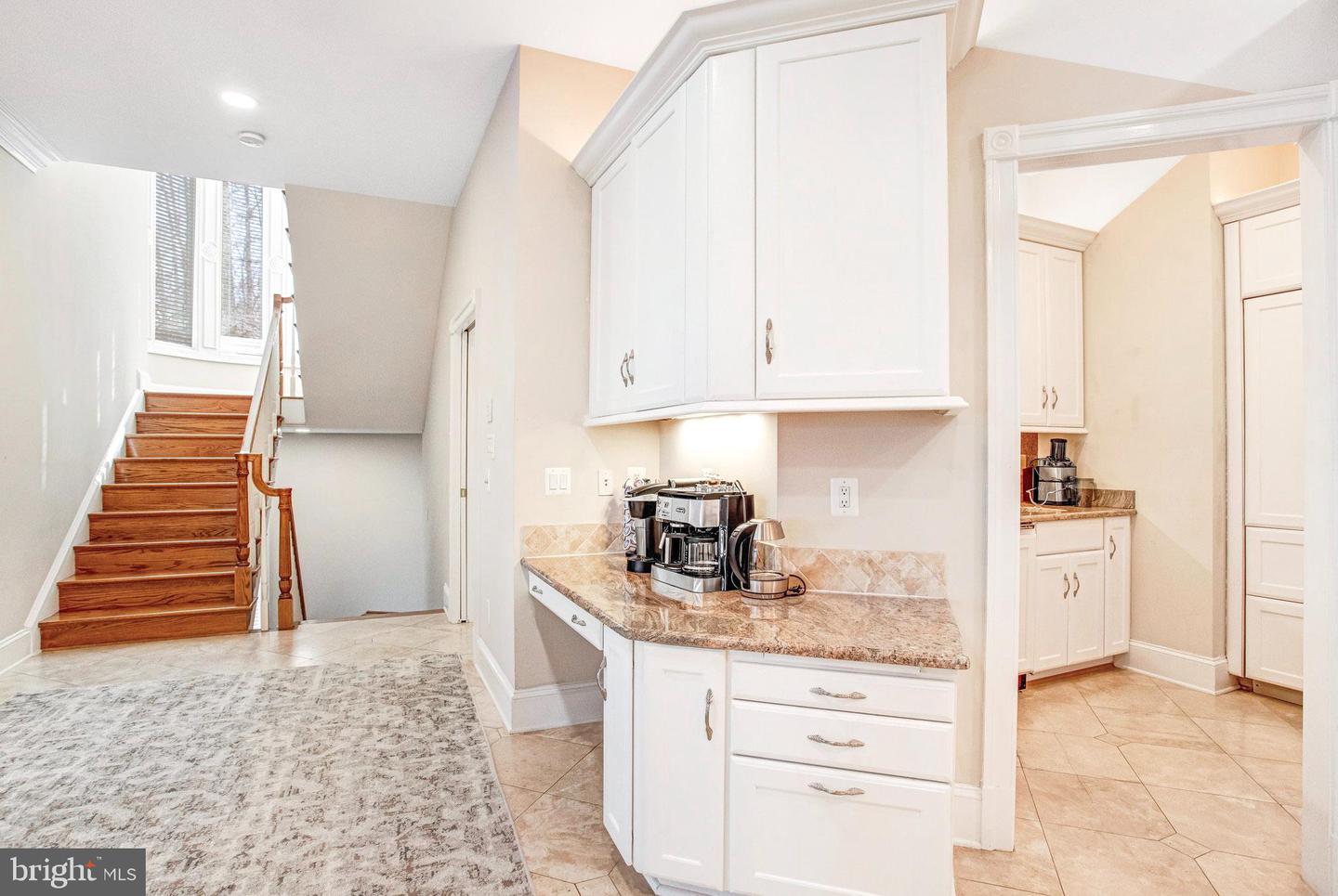 7024 GREEN OAK DR, MCLEAN, Virginia 22101, 7 Bedrooms Bedrooms, ,6 BathroomsBathrooms,Residential,For sale,7024 GREEN OAK DR,VAFX2221308 MLS # VAFX2221308