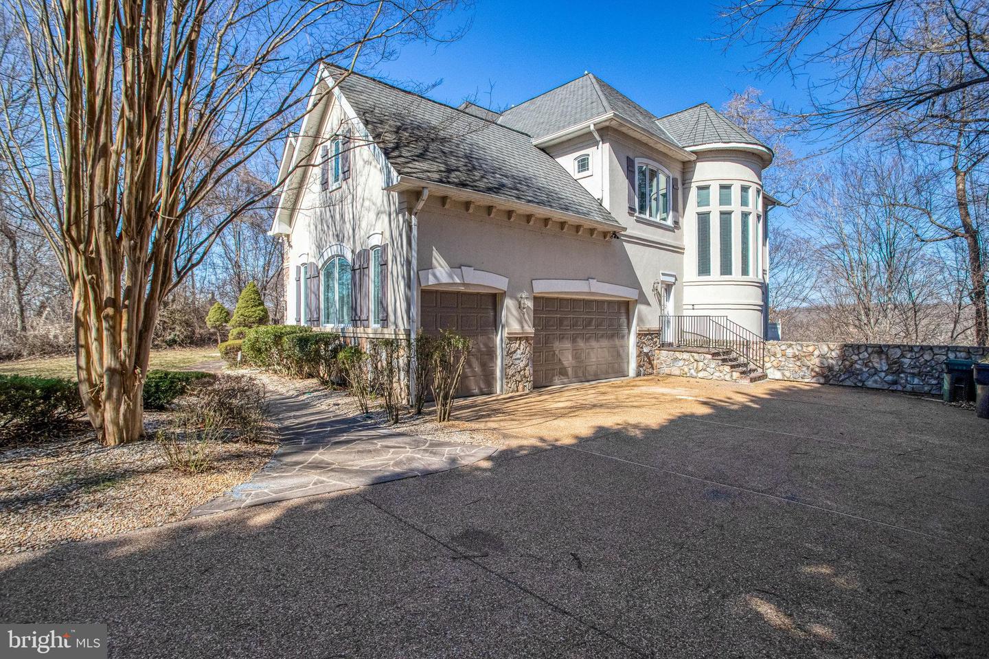 7024 GREEN OAK DR, MCLEAN, Virginia 22101, 7 Bedrooms Bedrooms, ,6 BathroomsBathrooms,Residential,For sale,7024 GREEN OAK DR,VAFX2221308 MLS # VAFX2221308