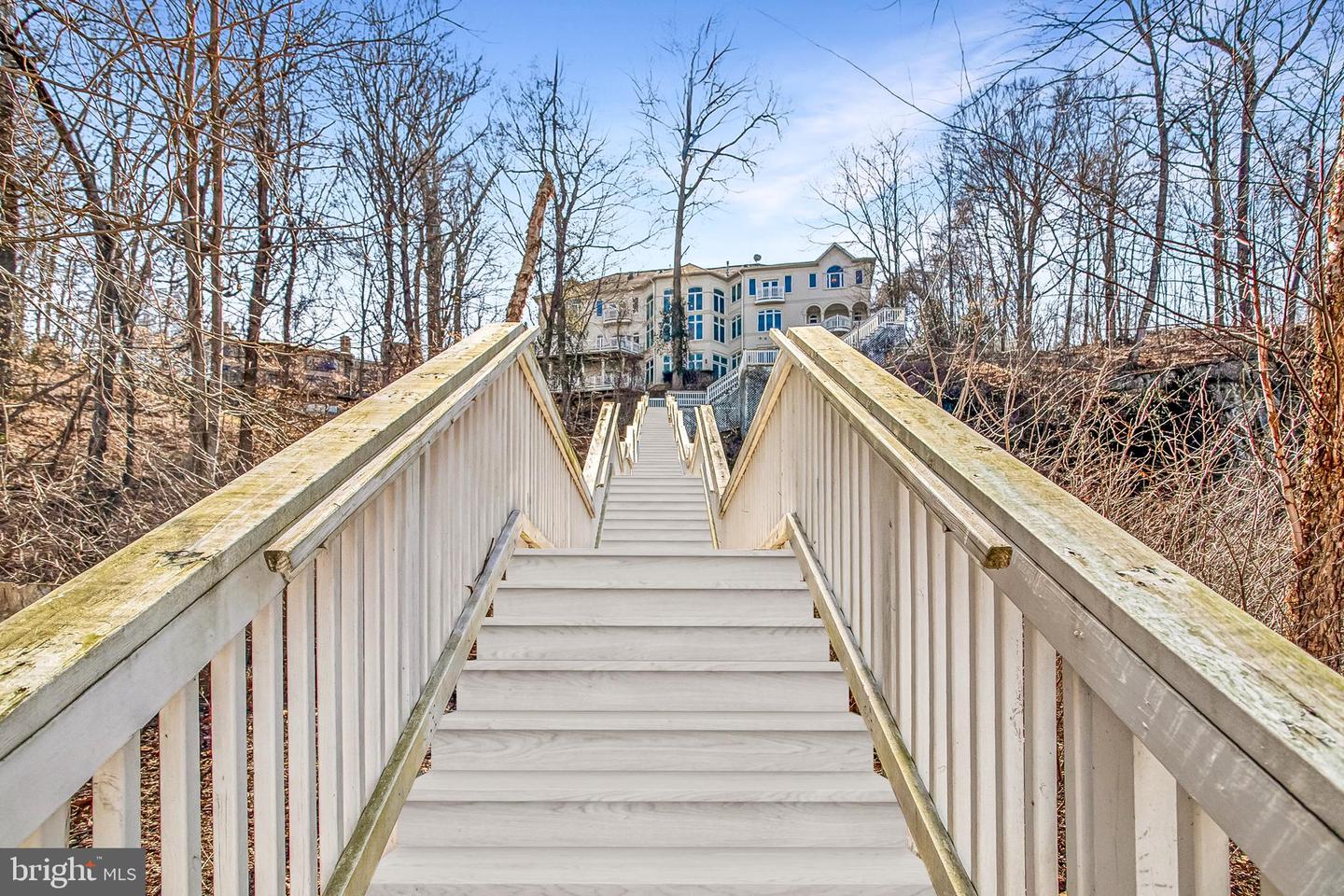 7024 GREEN OAK DR, MCLEAN, Virginia 22101, 7 Bedrooms Bedrooms, ,6 BathroomsBathrooms,Residential,For sale,7024 GREEN OAK DR,VAFX2221308 MLS # VAFX2221308