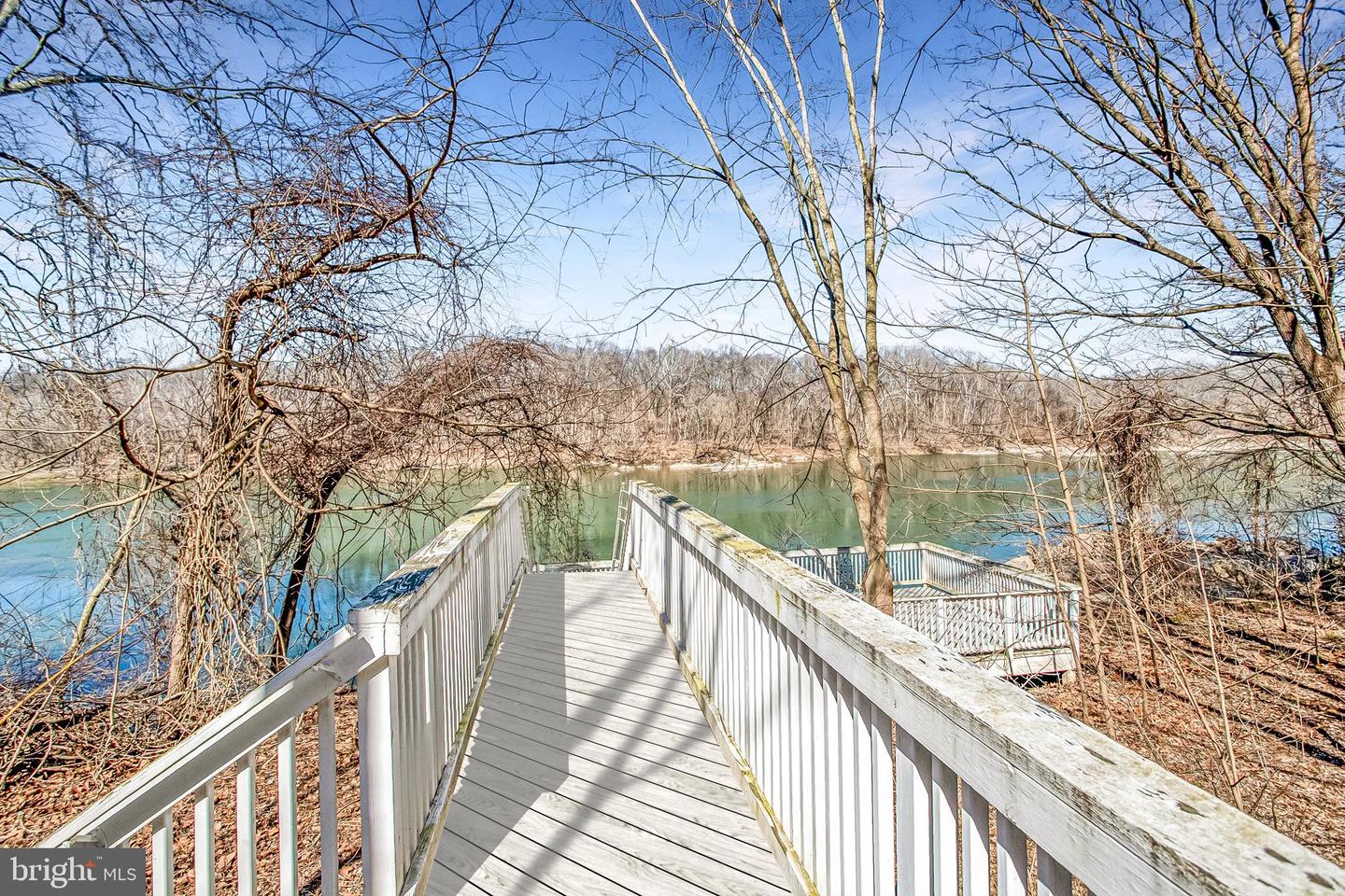 7024 GREEN OAK DR, MCLEAN, Virginia 22101, 7 Bedrooms Bedrooms, ,6 BathroomsBathrooms,Residential,For sale,7024 GREEN OAK DR,VAFX2221308 MLS # VAFX2221308