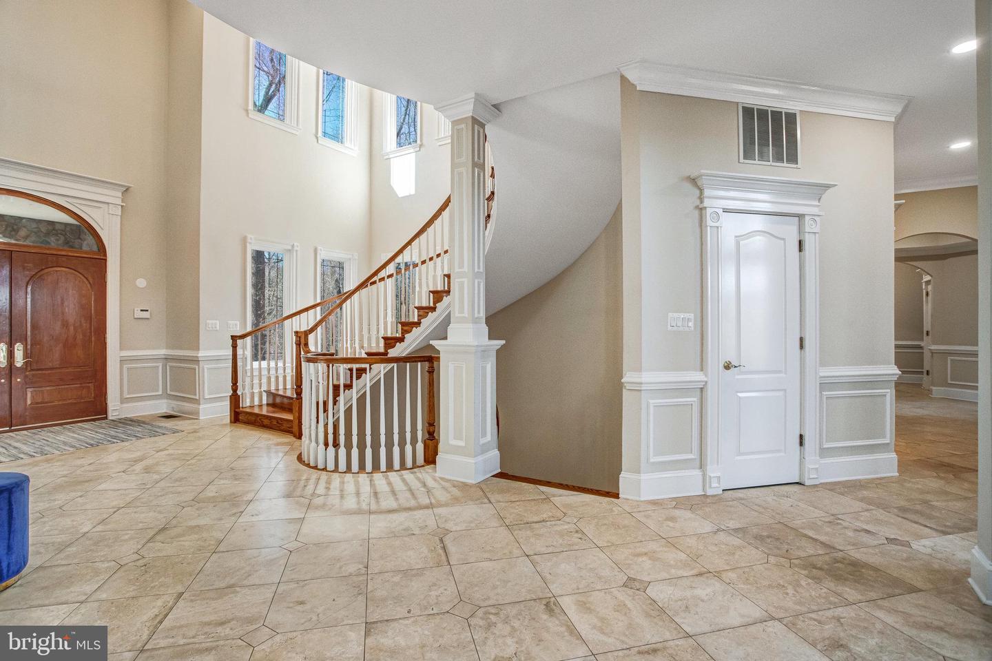 7024 GREEN OAK DR, MCLEAN, Virginia 22101, 7 Bedrooms Bedrooms, ,6 BathroomsBathrooms,Residential,For sale,7024 GREEN OAK DR,VAFX2221308 MLS # VAFX2221308