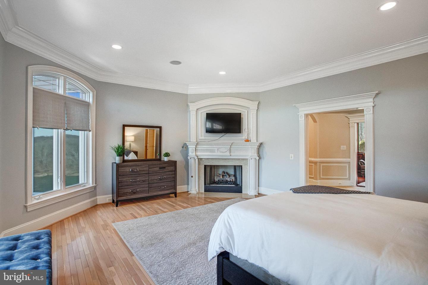 7024 GREEN OAK DR, MCLEAN, Virginia 22101, 7 Bedrooms Bedrooms, ,6 BathroomsBathrooms,Residential,For sale,7024 GREEN OAK DR,VAFX2221308 MLS # VAFX2221308