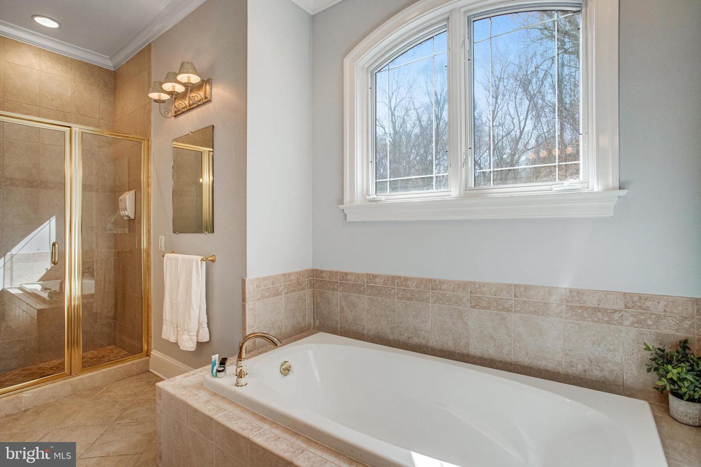 7024 GREEN OAK DR, MCLEAN, Virginia 22101, 7 Bedrooms Bedrooms, ,6 BathroomsBathrooms,Residential,For sale,7024 GREEN OAK DR,VAFX2221308 MLS # VAFX2221308