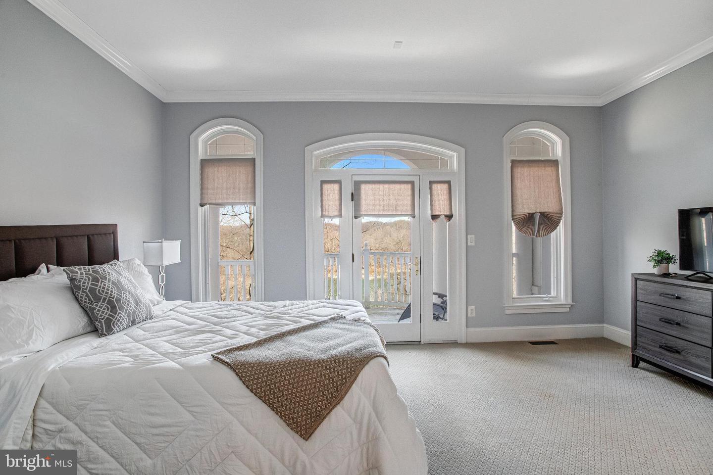 7024 GREEN OAK DR, MCLEAN, Virginia 22101, 7 Bedrooms Bedrooms, ,6 BathroomsBathrooms,Residential,For sale,7024 GREEN OAK DR,VAFX2221308 MLS # VAFX2221308