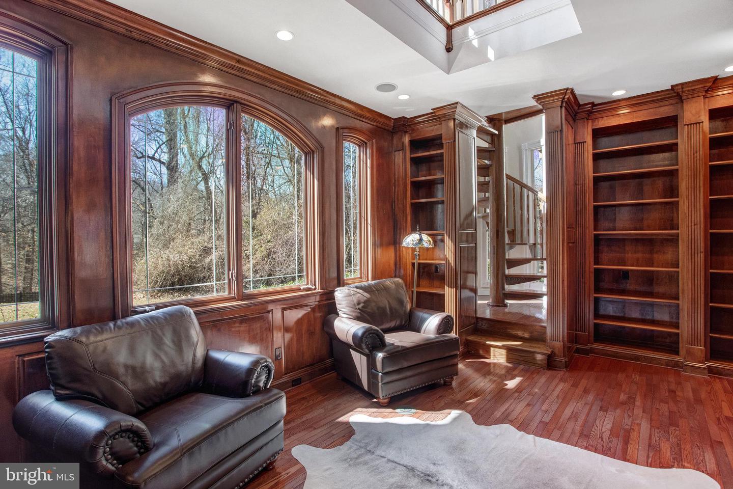 7024 GREEN OAK DR, MCLEAN, Virginia 22101, 7 Bedrooms Bedrooms, ,6 BathroomsBathrooms,Residential,For sale,7024 GREEN OAK DR,VAFX2221308 MLS # VAFX2221308