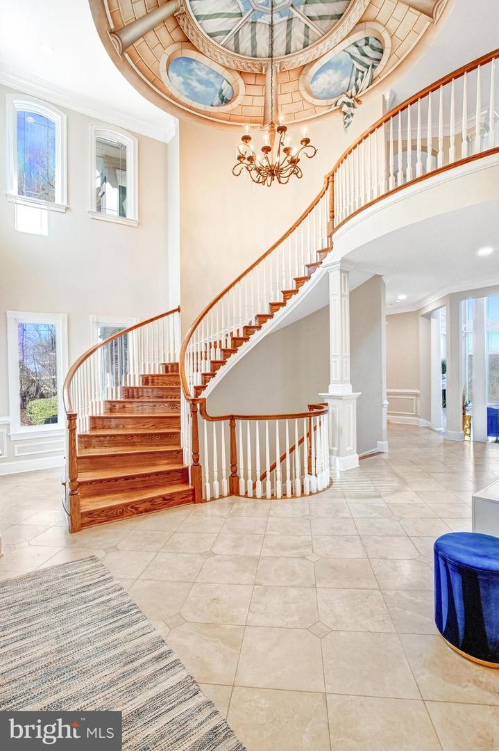7024 GREEN OAK DR, MCLEAN, Virginia 22101, 7 Bedrooms Bedrooms, ,6 BathroomsBathrooms,Residential,For sale,7024 GREEN OAK DR,VAFX2221308 MLS # VAFX2221308