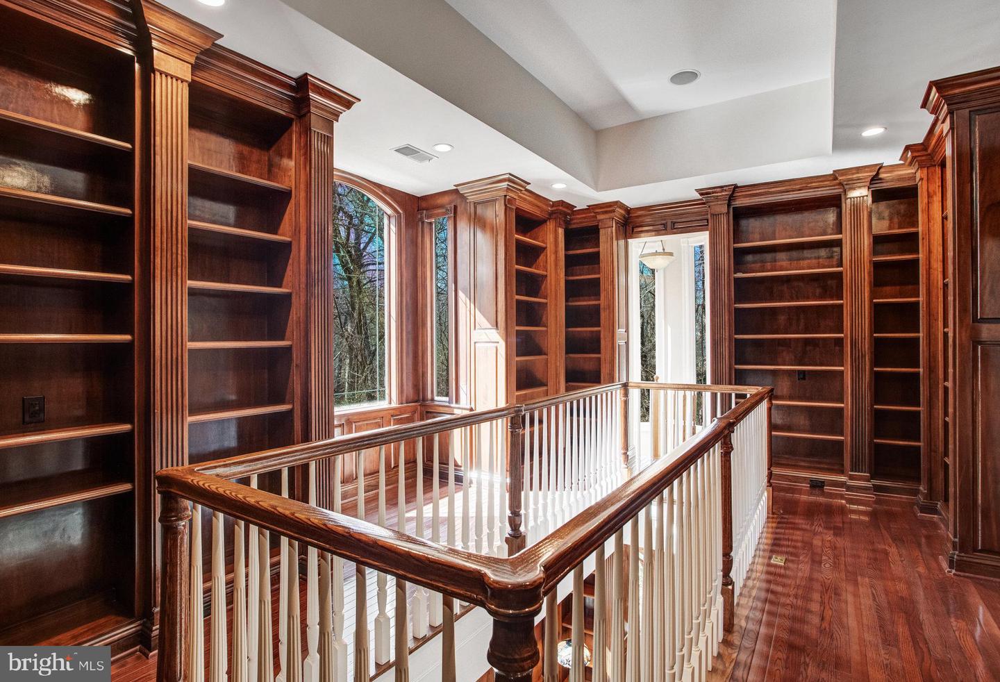7024 GREEN OAK DR, MCLEAN, Virginia 22101, 7 Bedrooms Bedrooms, ,6 BathroomsBathrooms,Residential,For sale,7024 GREEN OAK DR,VAFX2221308 MLS # VAFX2221308