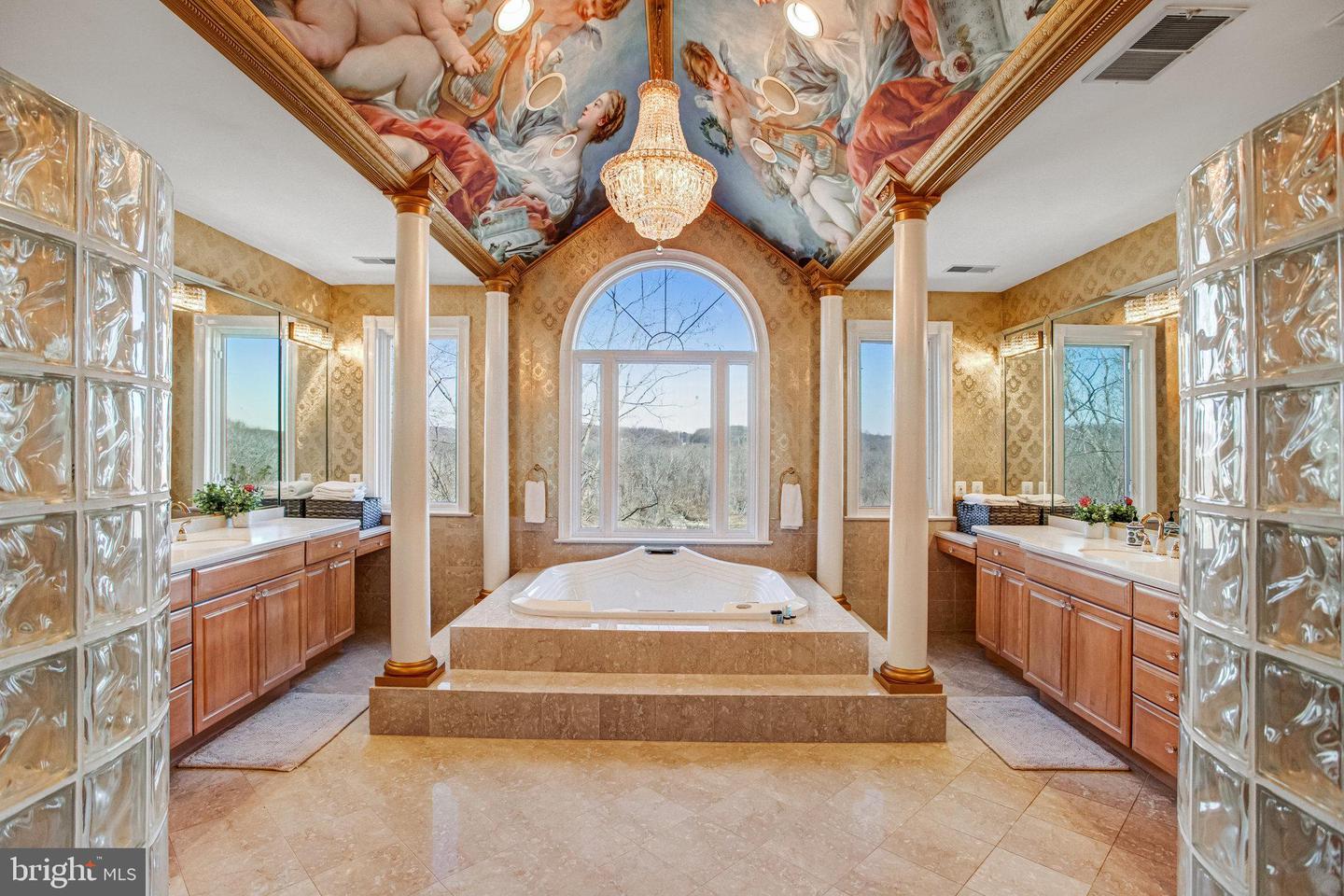 7024 GREEN OAK DR, MCLEAN, Virginia 22101, 7 Bedrooms Bedrooms, ,6 BathroomsBathrooms,Residential,For sale,7024 GREEN OAK DR,VAFX2221308 MLS # VAFX2221308