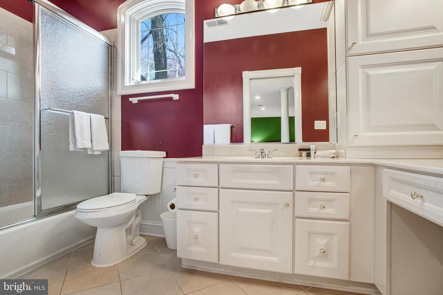 7024 GREEN OAK DR, MCLEAN, Virginia 22101, 7 Bedrooms Bedrooms, ,6 BathroomsBathrooms,Residential,For sale,7024 GREEN OAK DR,VAFX2221308 MLS # VAFX2221308