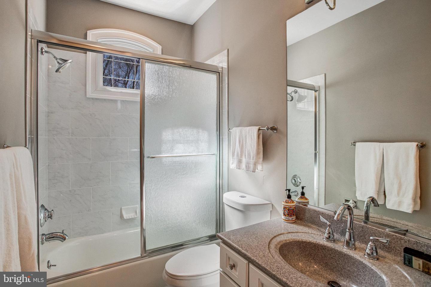 7024 GREEN OAK DR, MCLEAN, Virginia 22101, 7 Bedrooms Bedrooms, ,6 BathroomsBathrooms,Residential,For sale,7024 GREEN OAK DR,VAFX2221308 MLS # VAFX2221308