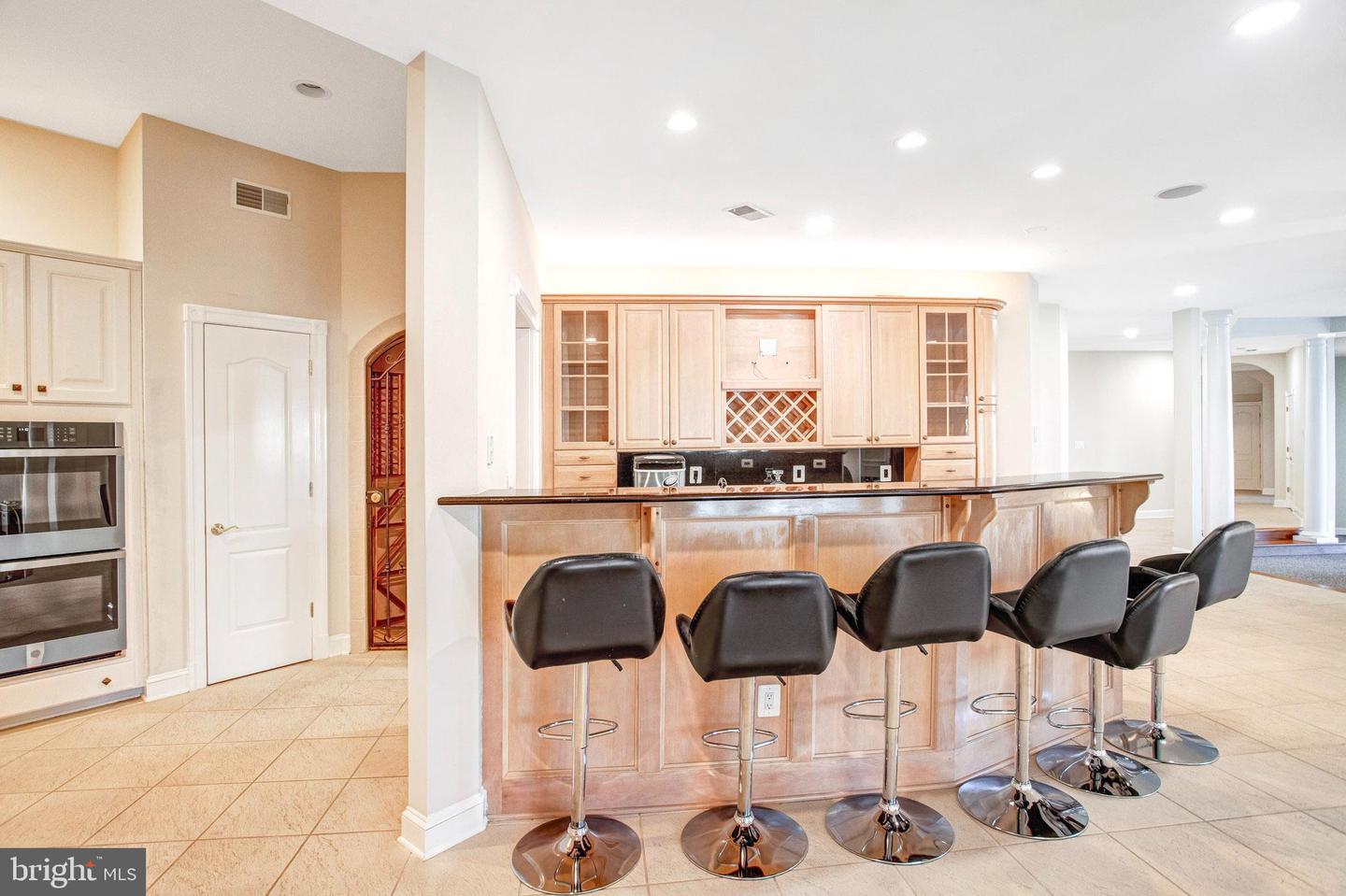 7024 GREEN OAK DR, MCLEAN, Virginia 22101, 7 Bedrooms Bedrooms, ,6 BathroomsBathrooms,Residential,For sale,7024 GREEN OAK DR,VAFX2221308 MLS # VAFX2221308