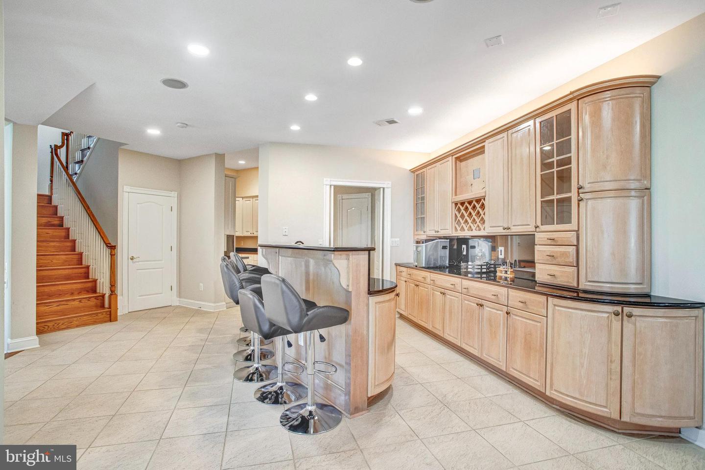7024 GREEN OAK DR, MCLEAN, Virginia 22101, 7 Bedrooms Bedrooms, ,6 BathroomsBathrooms,Residential,For sale,7024 GREEN OAK DR,VAFX2221308 MLS # VAFX2221308