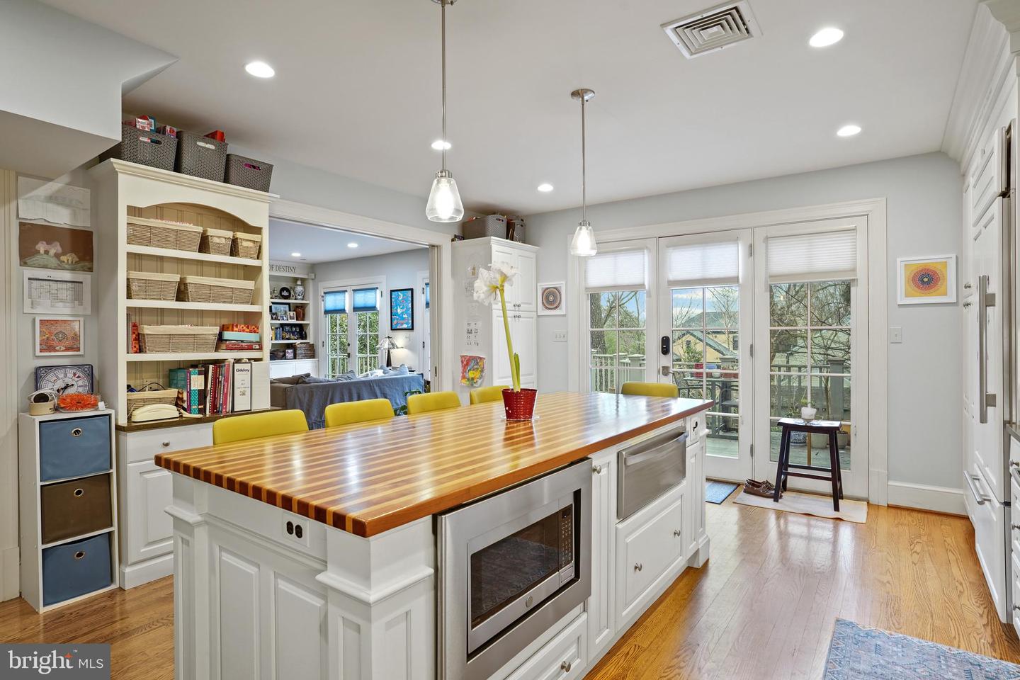4414 LOWELL ST NW, WASHINGTON, District Of Columbia 20016, 5 Bedrooms Bedrooms, ,4 BathroomsBathrooms,Residential,For sale,4414 LOWELL ST NW,DCDC2185006 MLS # DCDC2185006