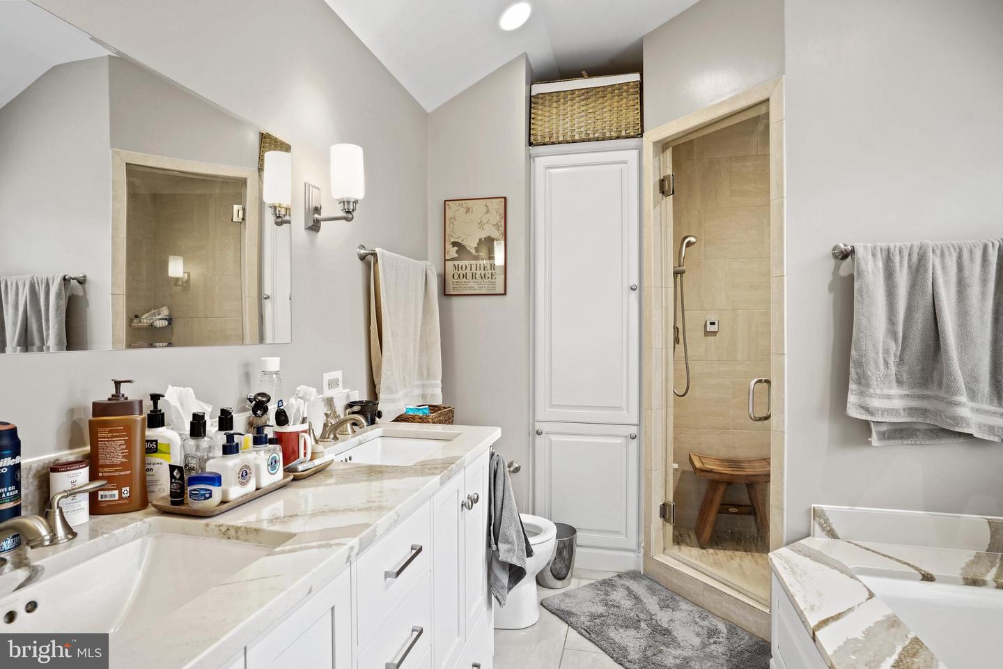 4414 LOWELL ST NW, WASHINGTON, District Of Columbia 20016, 5 Bedrooms Bedrooms, ,4 BathroomsBathrooms,Residential,For sale,4414 LOWELL ST NW,DCDC2185006 MLS # DCDC2185006
