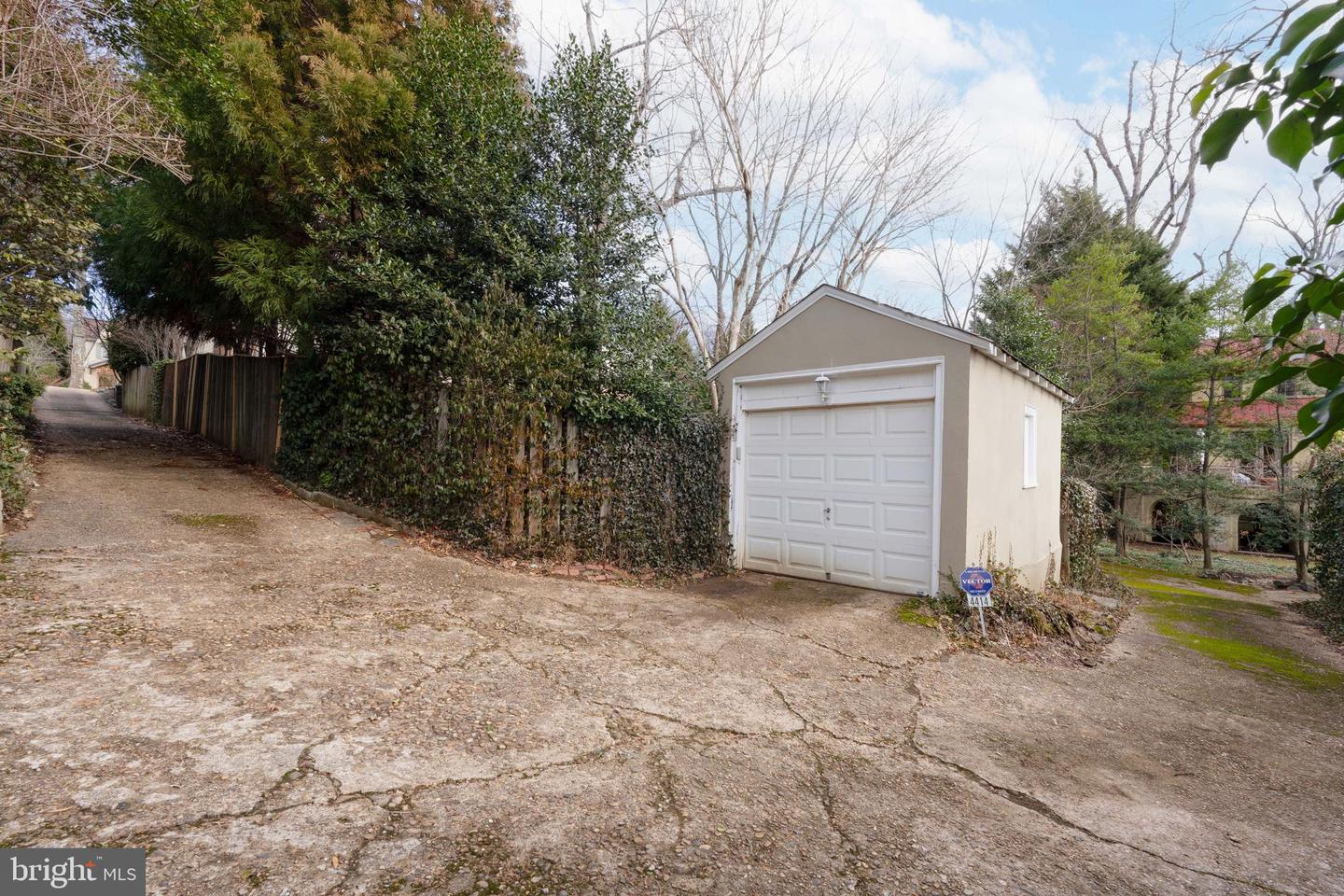 4414 LOWELL ST NW, WASHINGTON, District Of Columbia 20016, 5 Bedrooms Bedrooms, ,4 BathroomsBathrooms,Residential,For sale,4414 LOWELL ST NW,DCDC2185006 MLS # DCDC2185006