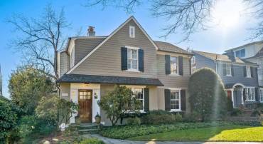 4414 LOWELL ST NW, WASHINGTON, District Of Columbia 20016, 5 Bedrooms Bedrooms, ,4 BathroomsBathrooms,Residential,For sale,4414 LOWELL ST NW,DCDC2185006 MLS # DCDC2185006