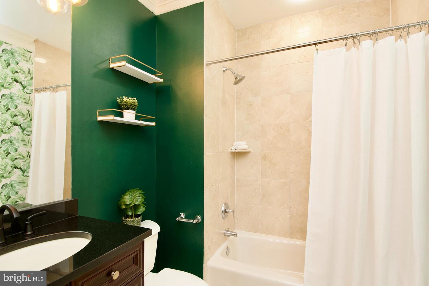 1210 R ST NW #313, WASHINGTON, District Of Columbia 20009, 2 Bedrooms Bedrooms, ,2 BathroomsBathrooms,Residential,For sale,1210 R ST NW #313,DCDC2190460 MLS # DCDC2190460