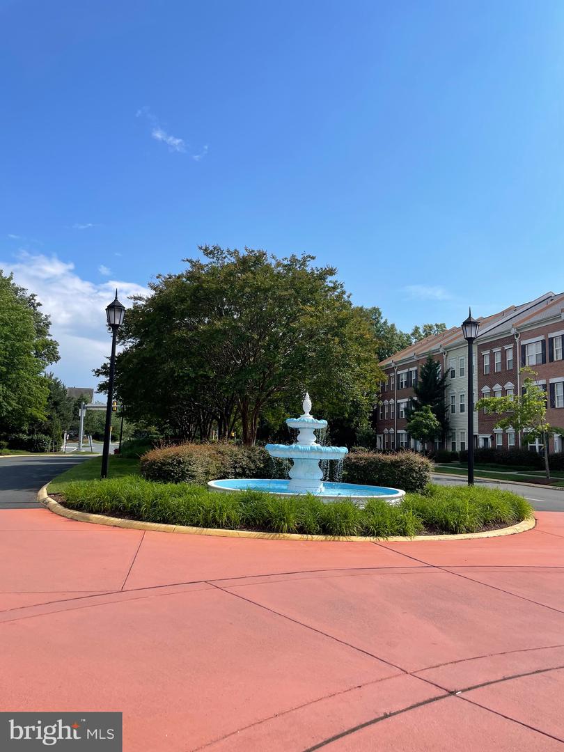 42480 ROCKROSE SQ #202, BRAMBLETON, Virginia 20148, 3 Bedrooms Bedrooms, ,2 BathroomsBathrooms,Residential,For sale,42480 ROCKROSE SQ #202,VALO2093004 MLS # VALO2093004