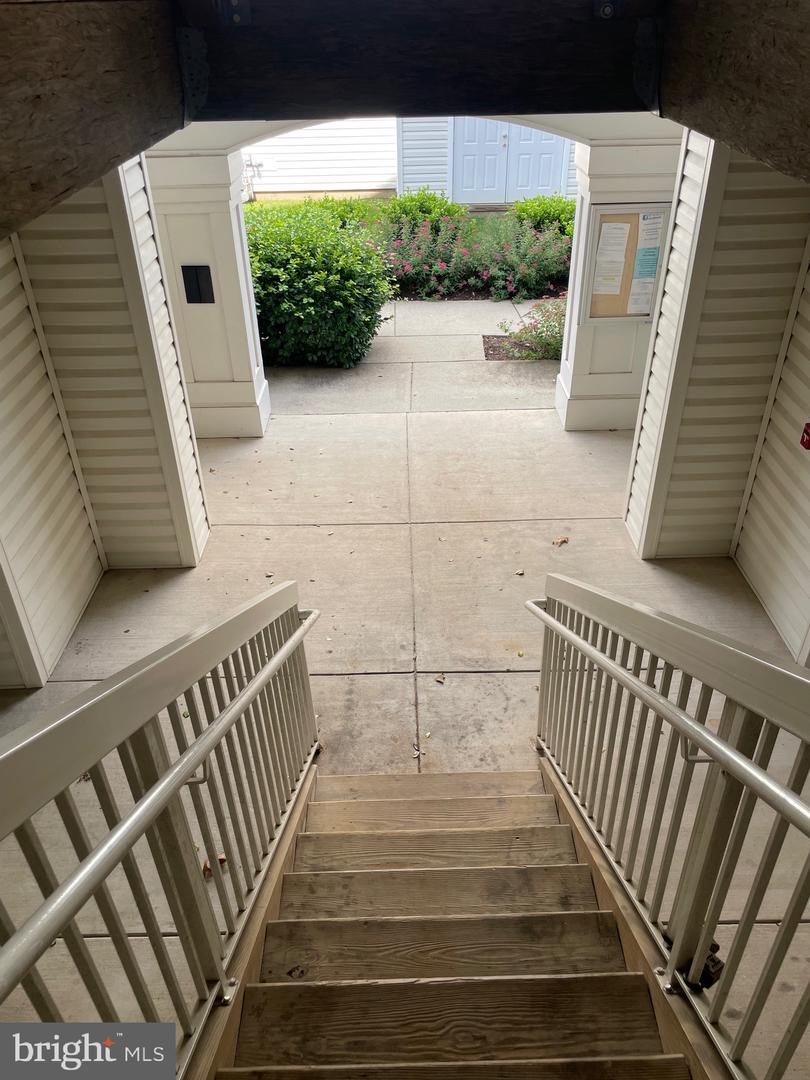 42480 ROCKROSE SQ #202, BRAMBLETON, Virginia 20148, 3 Bedrooms Bedrooms, ,2 BathroomsBathrooms,Residential,For sale,42480 ROCKROSE SQ #202,VALO2093004 MLS # VALO2093004