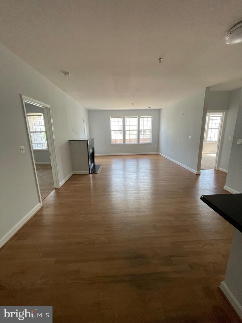 42480 ROCKROSE SQ #202, BRAMBLETON, Virginia 20148, 3 Bedrooms Bedrooms, ,2 BathroomsBathrooms,Residential,For sale,42480 ROCKROSE SQ #202,VALO2093004 MLS # VALO2093004