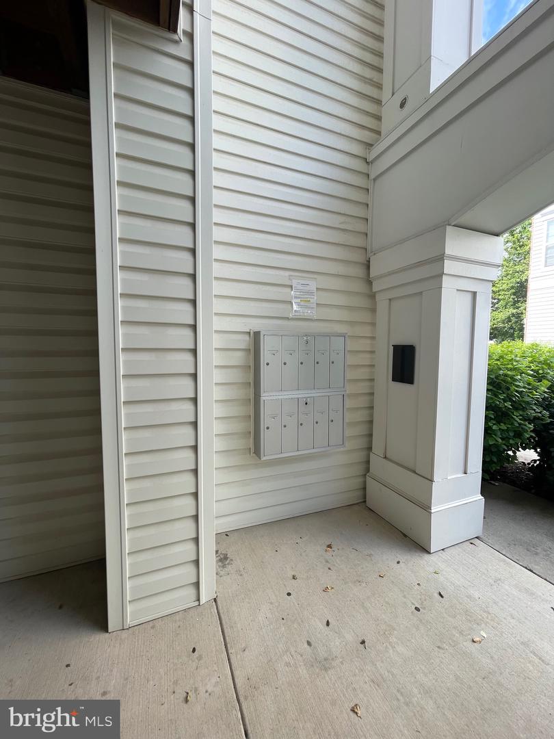 42480 ROCKROSE SQ #202, BRAMBLETON, Virginia 20148, 3 Bedrooms Bedrooms, ,2 BathroomsBathrooms,Residential,For sale,42480 ROCKROSE SQ #202,VALO2093004 MLS # VALO2093004