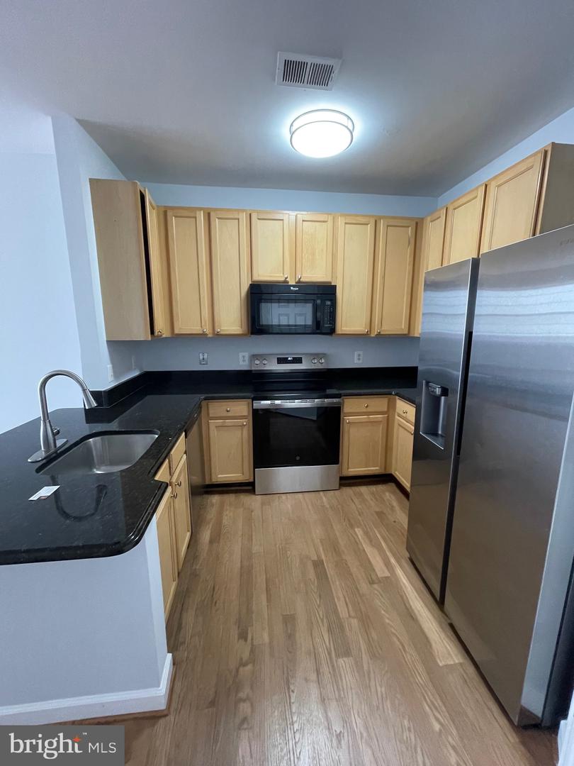 42480 ROCKROSE SQ #202, BRAMBLETON, Virginia 20148, 3 Bedrooms Bedrooms, ,2 BathroomsBathrooms,Residential,For sale,42480 ROCKROSE SQ #202,VALO2093004 MLS # VALO2093004