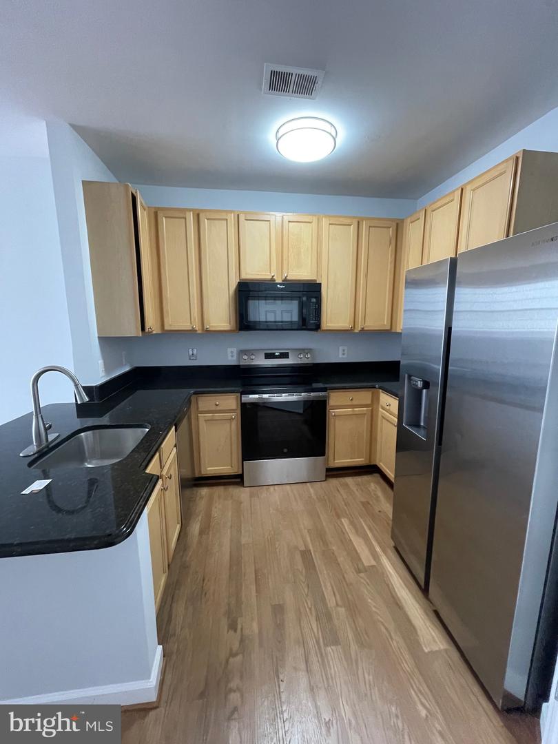 42480 ROCKROSE SQ #202, BRAMBLETON, Virginia 20148, 3 Bedrooms Bedrooms, ,2 BathroomsBathrooms,Residential,For sale,42480 ROCKROSE SQ #202,VALO2093004 MLS # VALO2093004