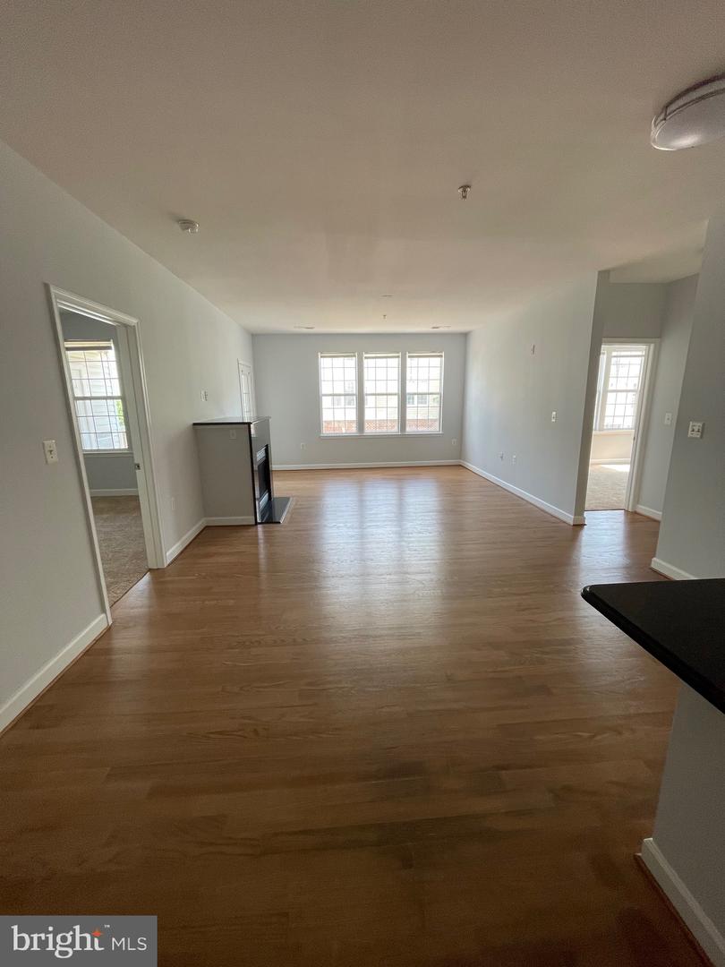 42480 ROCKROSE SQ #202, BRAMBLETON, Virginia 20148, 3 Bedrooms Bedrooms, ,2 BathroomsBathrooms,Residential,For sale,42480 ROCKROSE SQ #202,VALO2093004 MLS # VALO2093004