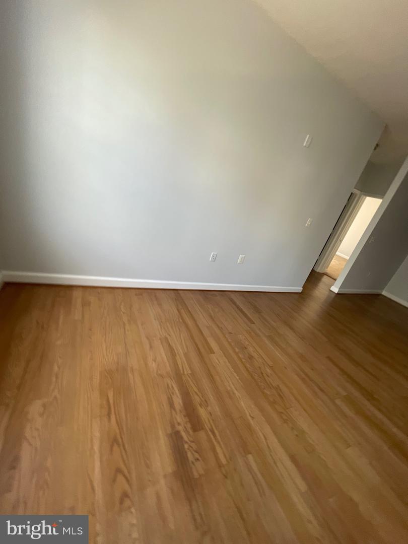 42480 ROCKROSE SQ #202, BRAMBLETON, Virginia 20148, 3 Bedrooms Bedrooms, ,2 BathroomsBathrooms,Residential,For sale,42480 ROCKROSE SQ #202,VALO2093004 MLS # VALO2093004
