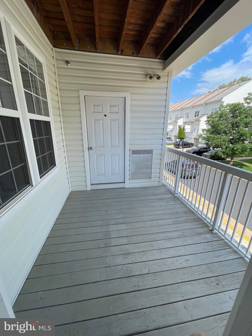 42480 ROCKROSE SQ #202, BRAMBLETON, Virginia 20148, 3 Bedrooms Bedrooms, ,2 BathroomsBathrooms,Residential,For sale,42480 ROCKROSE SQ #202,VALO2093004 MLS # VALO2093004