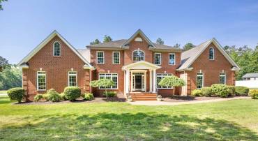 13319 BEACHCREST DR, CHESTERFIELD, Virginia 23832, 4 Bedrooms Bedrooms, ,2 BathroomsBathrooms,Residential,For sale,13319 BEACHCREST DR,VACF2001080 MLS # VACF2001080