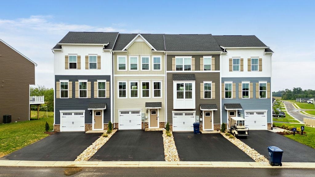 4516 FOUNTAINBRIDGE CT, ROCKINGHAM, Virginia 22801, 3 Bedrooms Bedrooms, ,2 BathroomsBathrooms,Residential,4516 FOUNTAINBRIDGE CT,665243 MLS # 665243