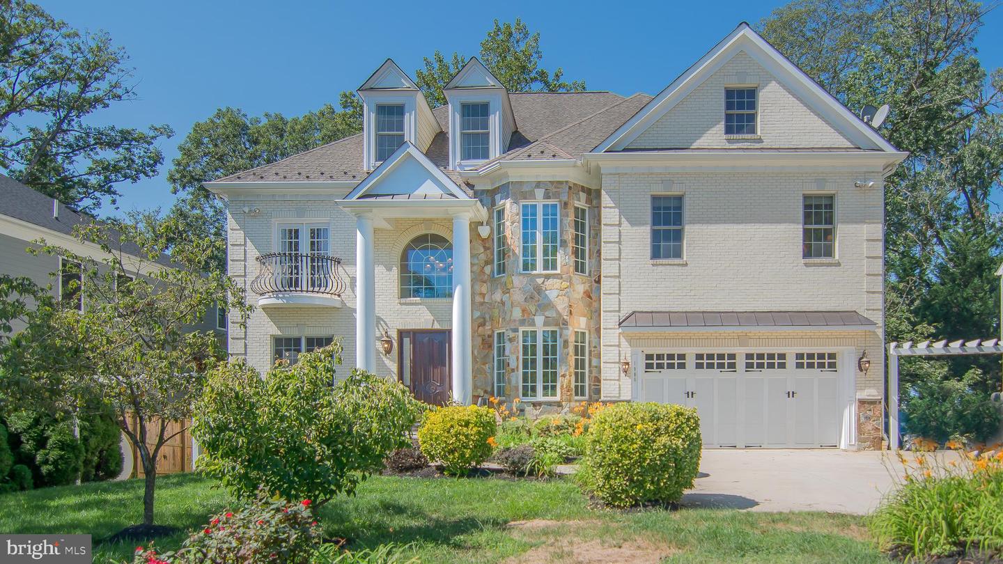 1906 DALMATION DR, MCLEAN, Virginia 22101, 6 Bedrooms Bedrooms, ,5 BathroomsBathrooms,Residential,For sale,1906 DALMATION DR,VAFX2234774 MLS # VAFX2234774