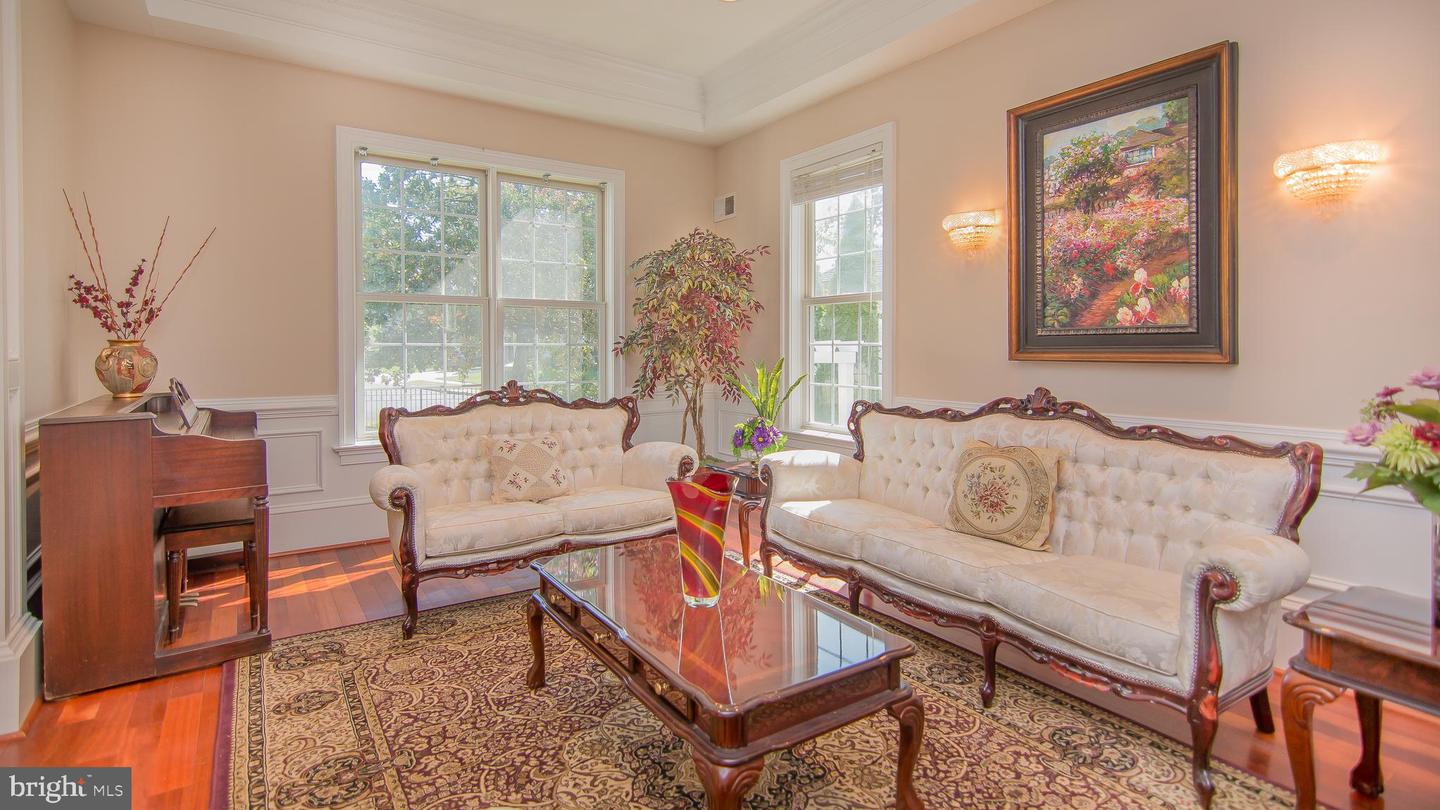 1906 DALMATION DR, MCLEAN, Virginia 22101, 6 Bedrooms Bedrooms, ,5 BathroomsBathrooms,Residential,For sale,1906 DALMATION DR,VAFX2234774 MLS # VAFX2234774
