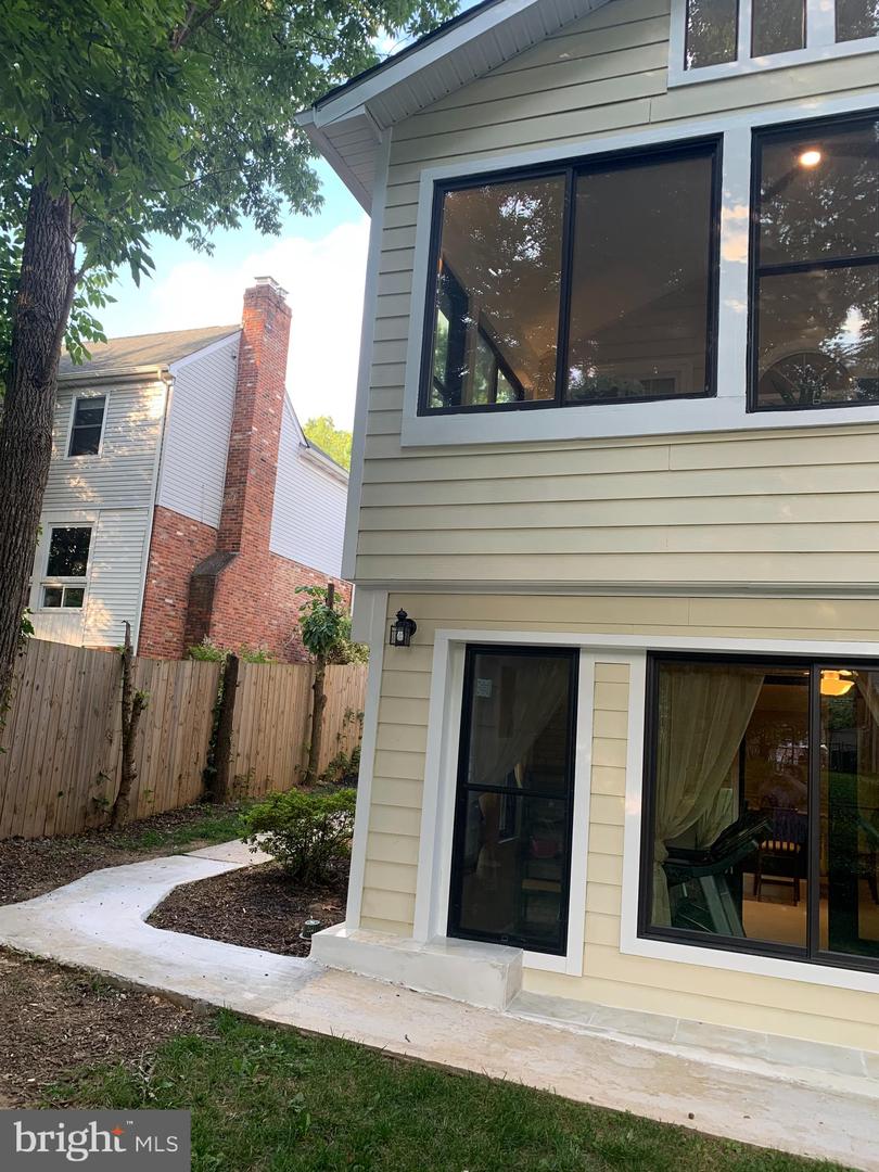 1906 DALMATION DR, MCLEAN, Virginia 22101, 6 Bedrooms Bedrooms, ,5 BathroomsBathrooms,Residential,For sale,1906 DALMATION DR,VAFX2234774 MLS # VAFX2234774