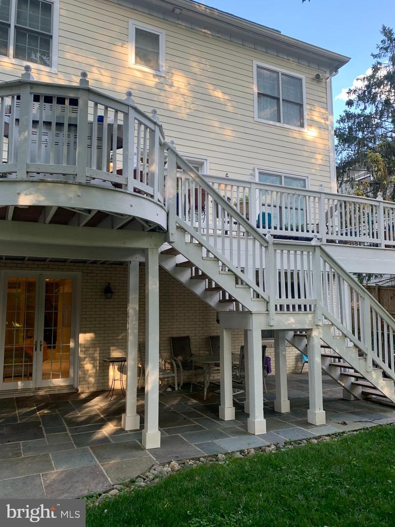 1906 DALMATION DR, MCLEAN, Virginia 22101, 6 Bedrooms Bedrooms, ,5 BathroomsBathrooms,Residential,For sale,1906 DALMATION DR,VAFX2234774 MLS # VAFX2234774
