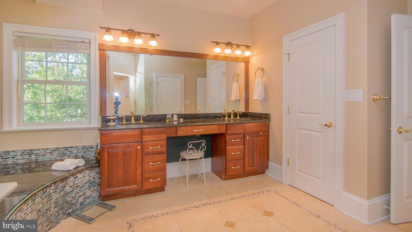 1906 DALMATION DR, MCLEAN, Virginia 22101, 6 Bedrooms Bedrooms, ,5 BathroomsBathrooms,Residential,For sale,1906 DALMATION DR,VAFX2234774 MLS # VAFX2234774