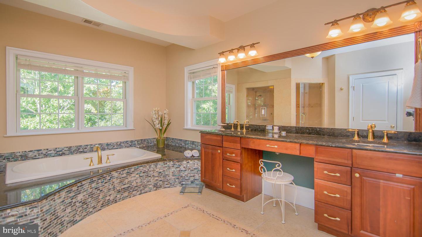 1906 DALMATION DR, MCLEAN, Virginia 22101, 6 Bedrooms Bedrooms, ,5 BathroomsBathrooms,Residential,For sale,1906 DALMATION DR,VAFX2234774 MLS # VAFX2234774