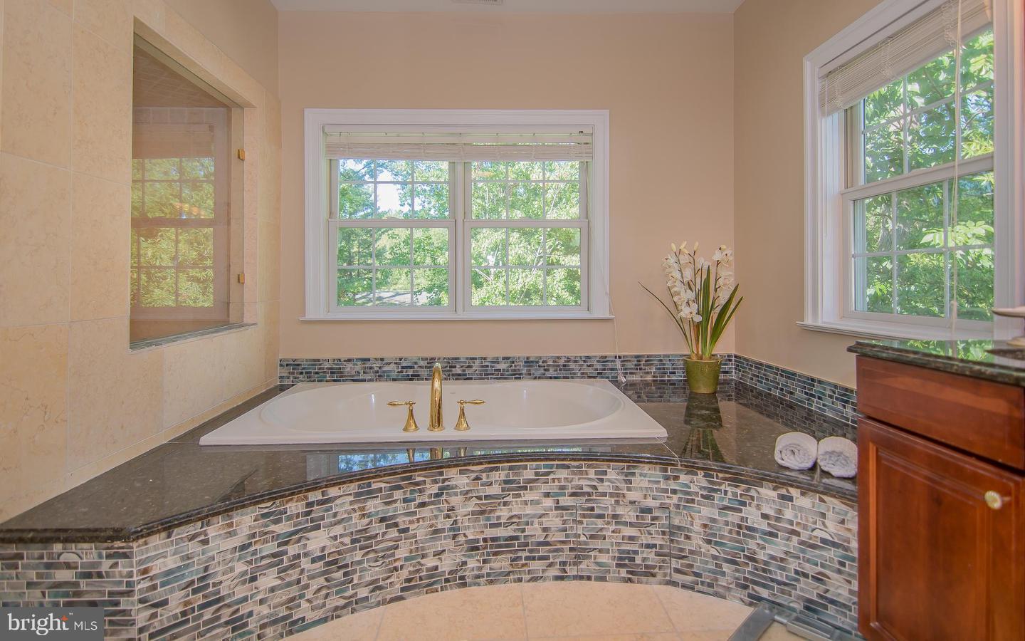 1906 DALMATION DR, MCLEAN, Virginia 22101, 6 Bedrooms Bedrooms, ,5 BathroomsBathrooms,Residential,For sale,1906 DALMATION DR,VAFX2234774 MLS # VAFX2234774