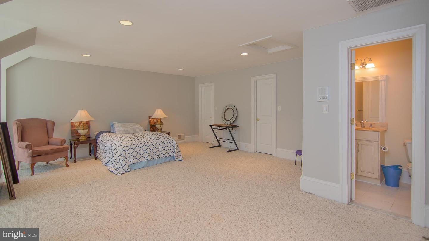 1906 DALMATION DR, MCLEAN, Virginia 22101, 6 Bedrooms Bedrooms, ,5 BathroomsBathrooms,Residential,For sale,1906 DALMATION DR,VAFX2234774 MLS # VAFX2234774