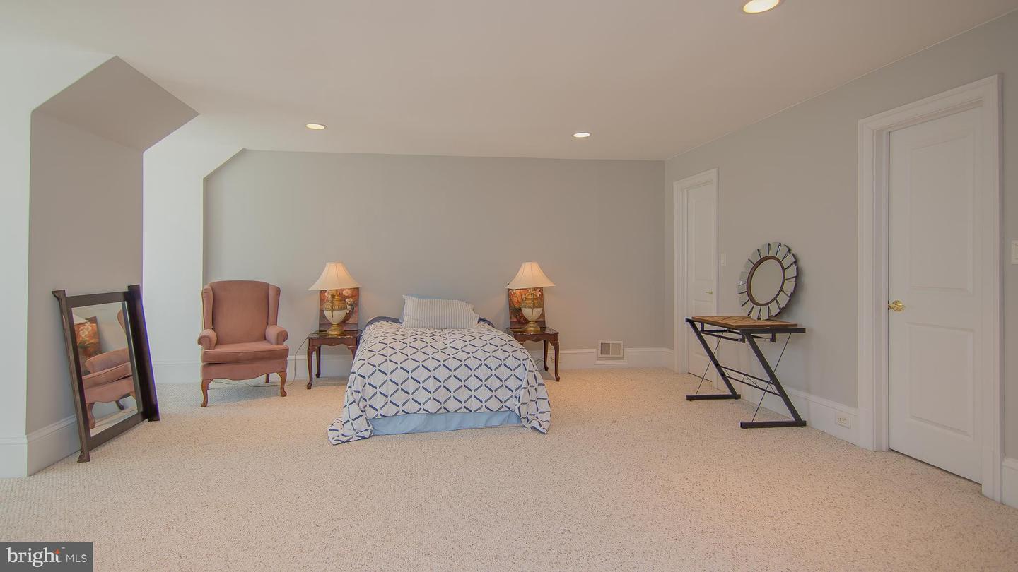 1906 DALMATION DR, MCLEAN, Virginia 22101, 6 Bedrooms Bedrooms, ,5 BathroomsBathrooms,Residential,For sale,1906 DALMATION DR,VAFX2234774 MLS # VAFX2234774