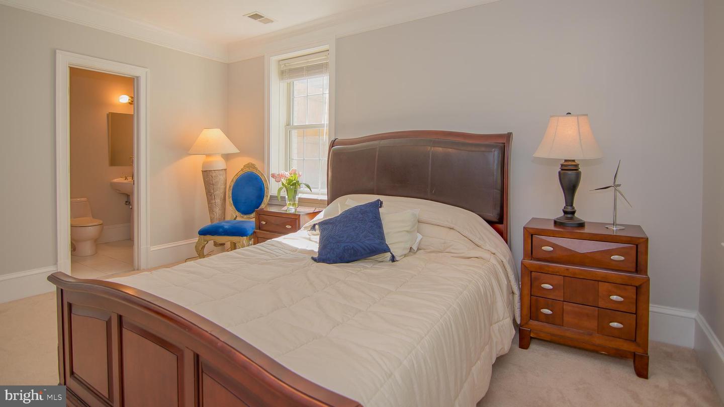 1906 DALMATION DR, MCLEAN, Virginia 22101, 6 Bedrooms Bedrooms, ,5 BathroomsBathrooms,Residential,For sale,1906 DALMATION DR,VAFX2234774 MLS # VAFX2234774