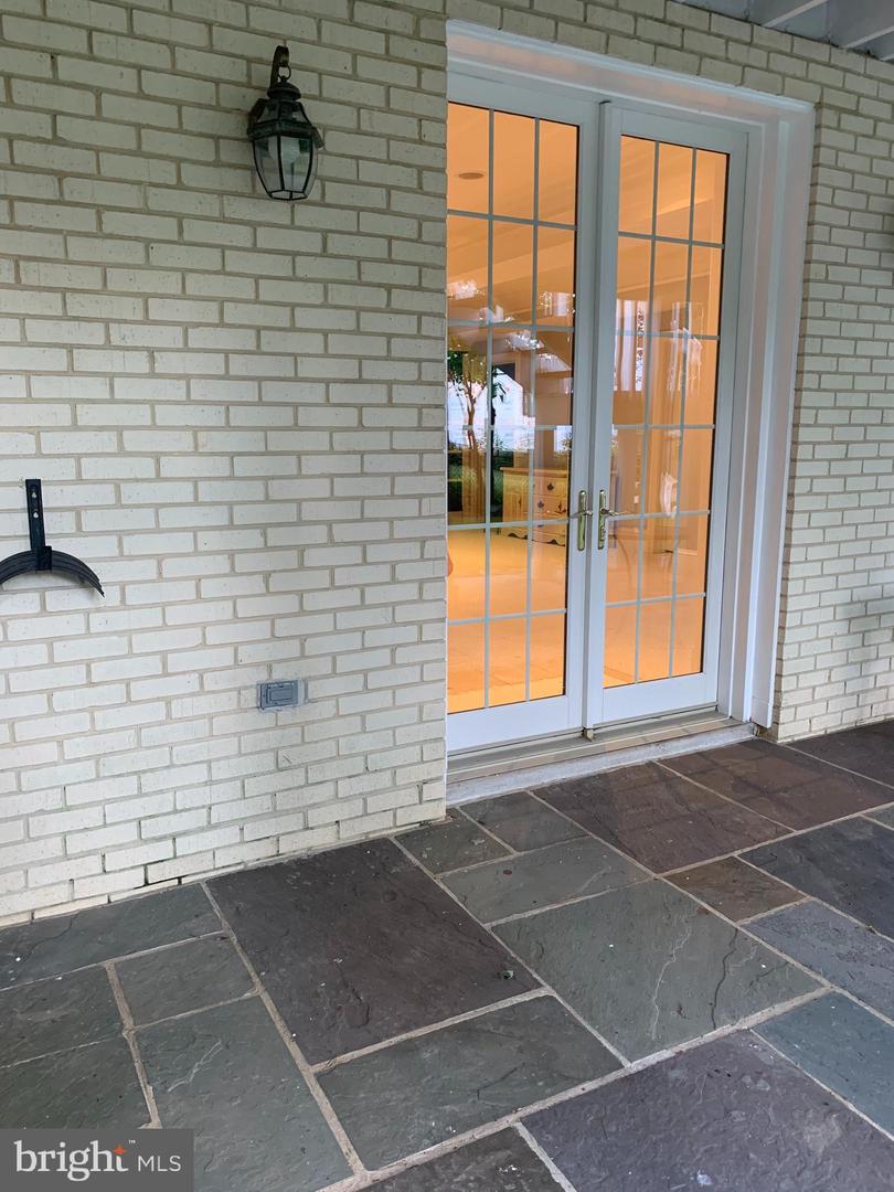 1906 DALMATION DR, MCLEAN, Virginia 22101, 6 Bedrooms Bedrooms, ,5 BathroomsBathrooms,Residential,For sale,1906 DALMATION DR,VAFX2234774 MLS # VAFX2234774