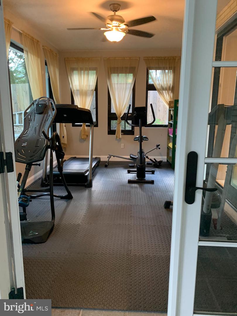 1906 DALMATION DR, MCLEAN, Virginia 22101, 6 Bedrooms Bedrooms, ,5 BathroomsBathrooms,Residential,For sale,1906 DALMATION DR,VAFX2234774 MLS # VAFX2234774