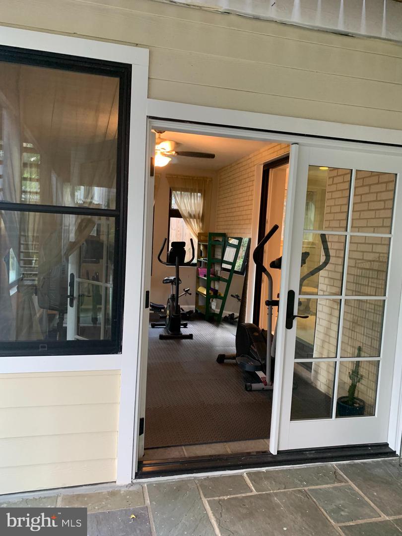 1906 DALMATION DR, MCLEAN, Virginia 22101, 6 Bedrooms Bedrooms, ,5 BathroomsBathrooms,Residential,For sale,1906 DALMATION DR,VAFX2234774 MLS # VAFX2234774